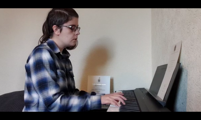 Online piano teacher